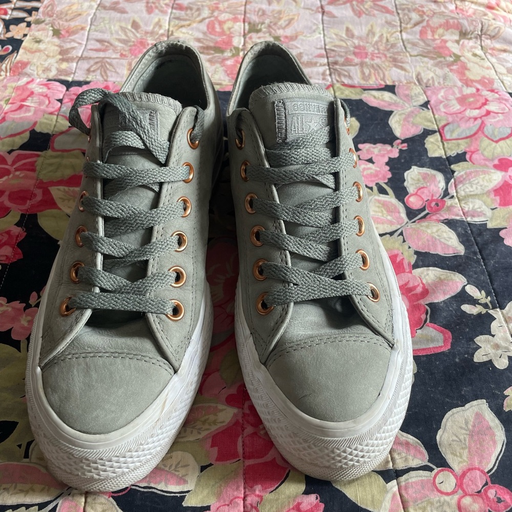 Converse platform leather low top sneakers